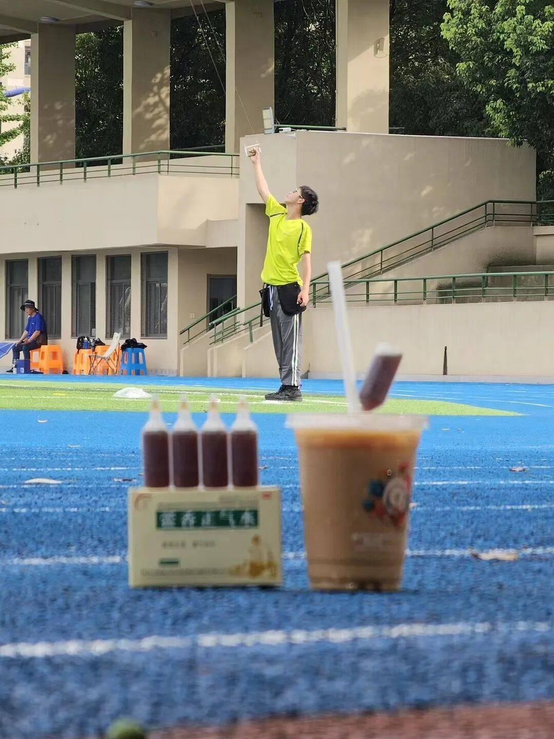 鏡頭都追不上！杭州男生用2根鋼絲操縱模型飛機<strong></p>
<p>中航光電科技股份有限公司
</strong>，驚艷全場:中航光電科技股份有限公司
