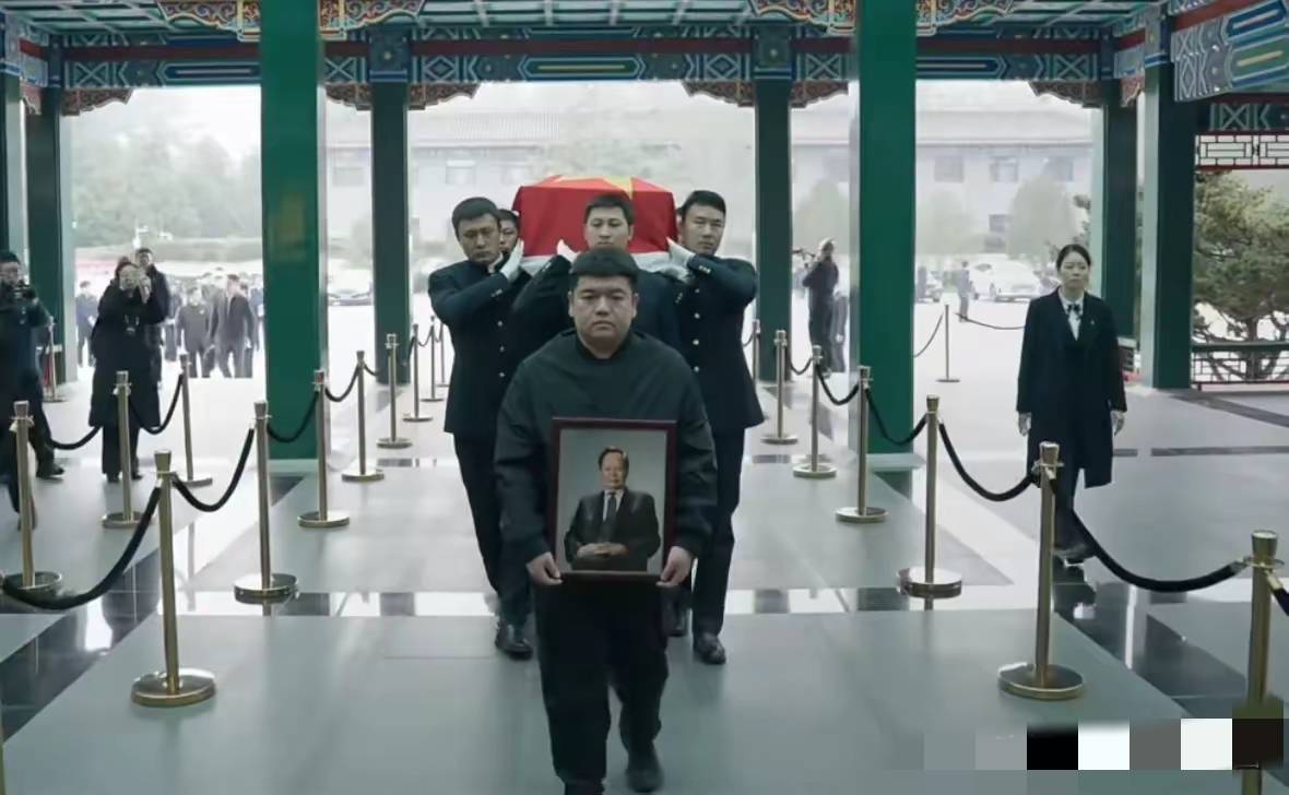 楊振寧追悼會很隆重<strong></p>
<p>中航光電科技股份有限公司
</strong>，大兒子未現身，翁帆站家屬首位，樣子很憔悴:中航光電科技股份有限公司

