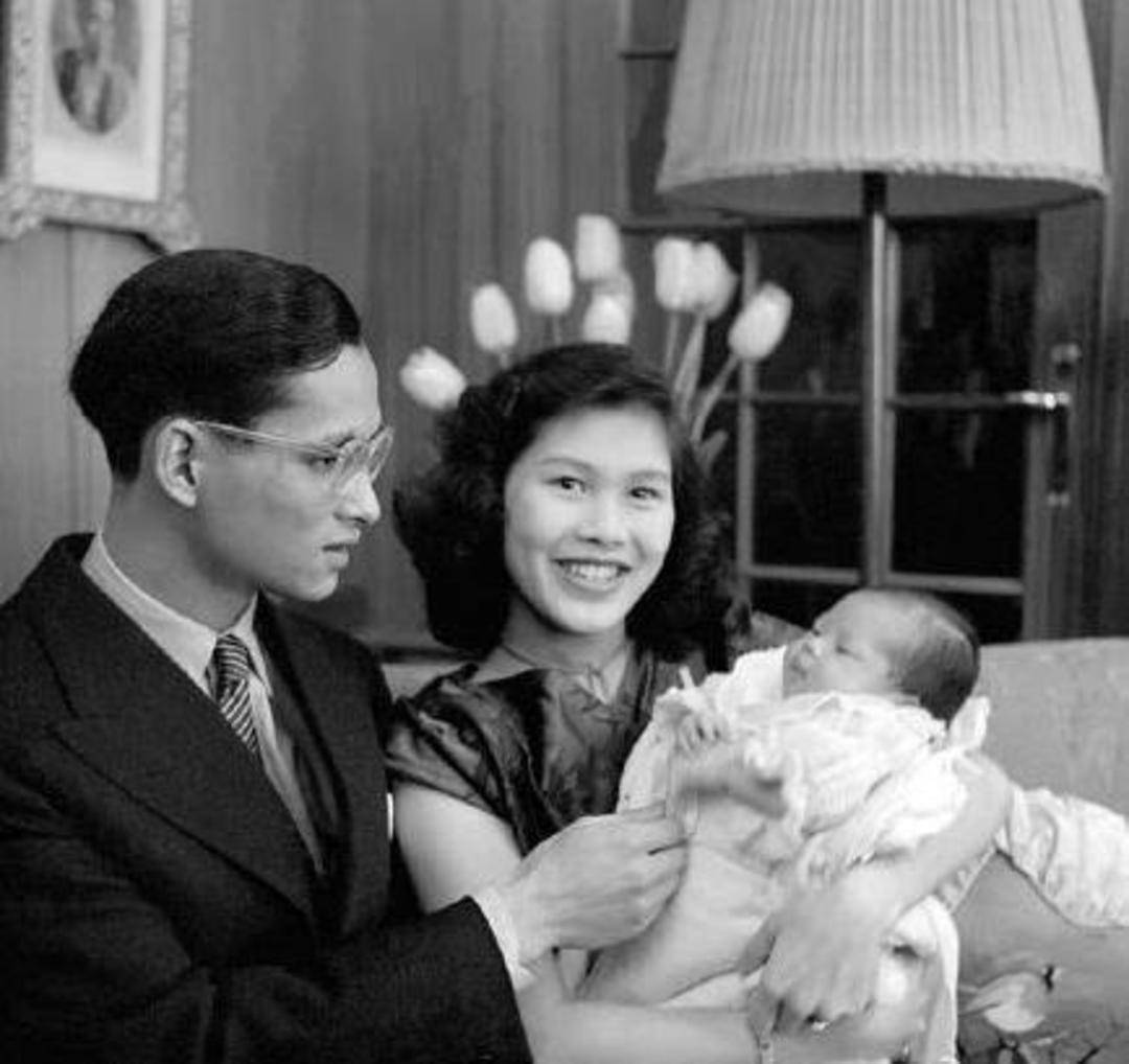 93歲詩麗吉王太后去世<strong></p>
<p>中航光電科技股份有限公司
</strong>，被稱為“泰國人民的母親”:中航光電科技股份有限公司
