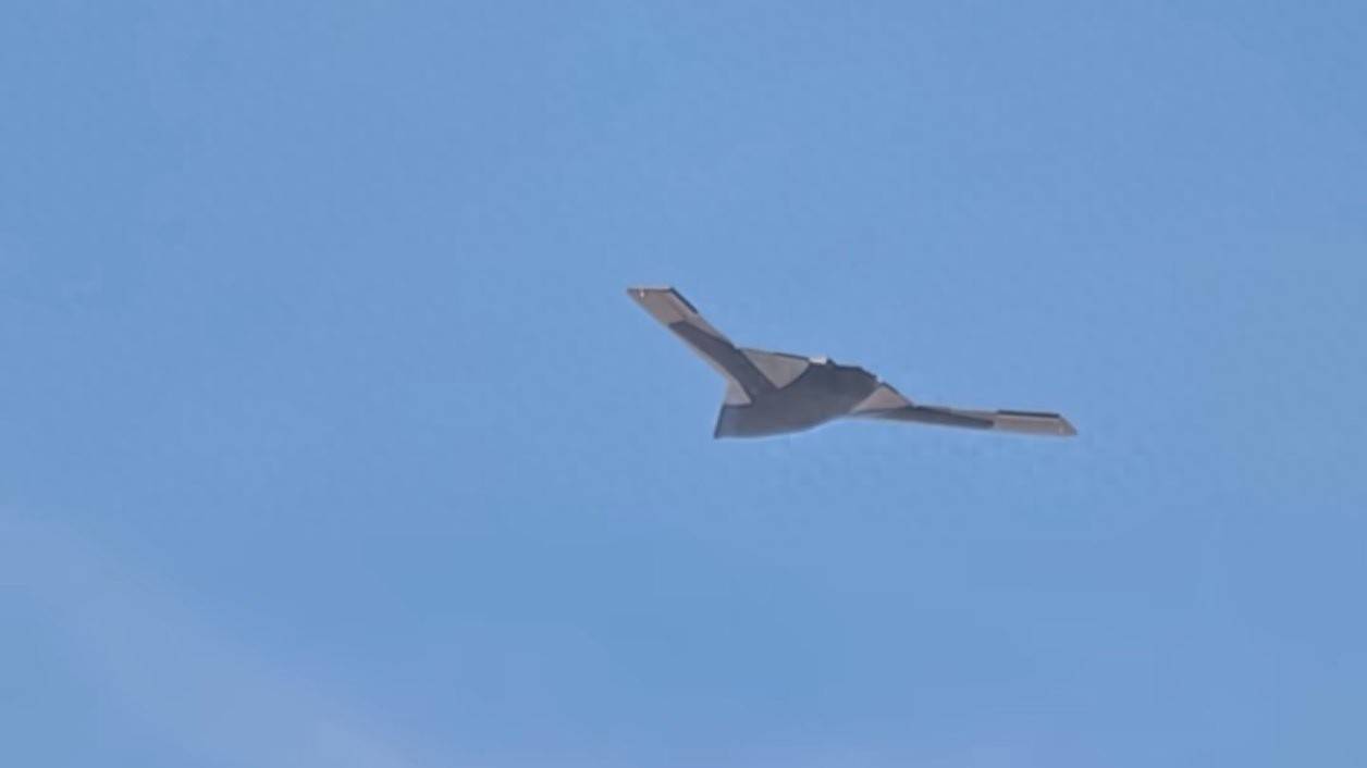 外媒：沒等到轟-20<strong></p>
<p>中航光電科技股份有限公司
</strong>，中國“沉默巨人”已首飛，顛覆印太空戰規則:中航光電科技股份有限公司
