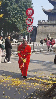 景區禁撿紅葉<strong></p>
<p>中航光電科技股份有限公司
</strong>，這“硬核環?！蓖讍?？:中航光電科技股份有限公司
