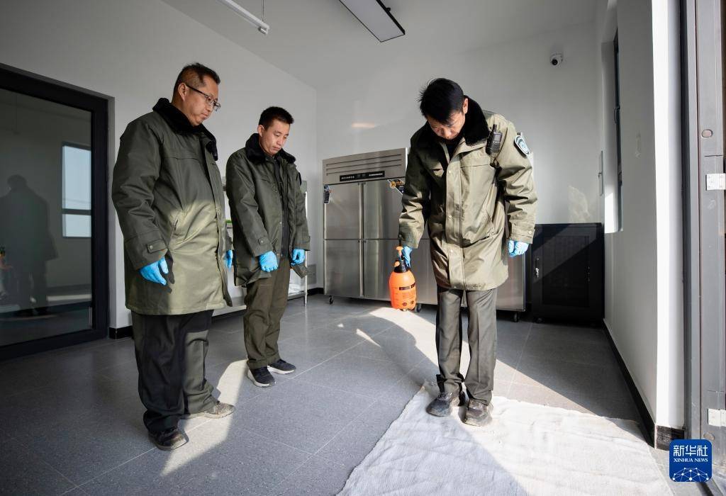 探訪賀蘭山下的雪豹保護研究基地:中航光電科技股份有限公司