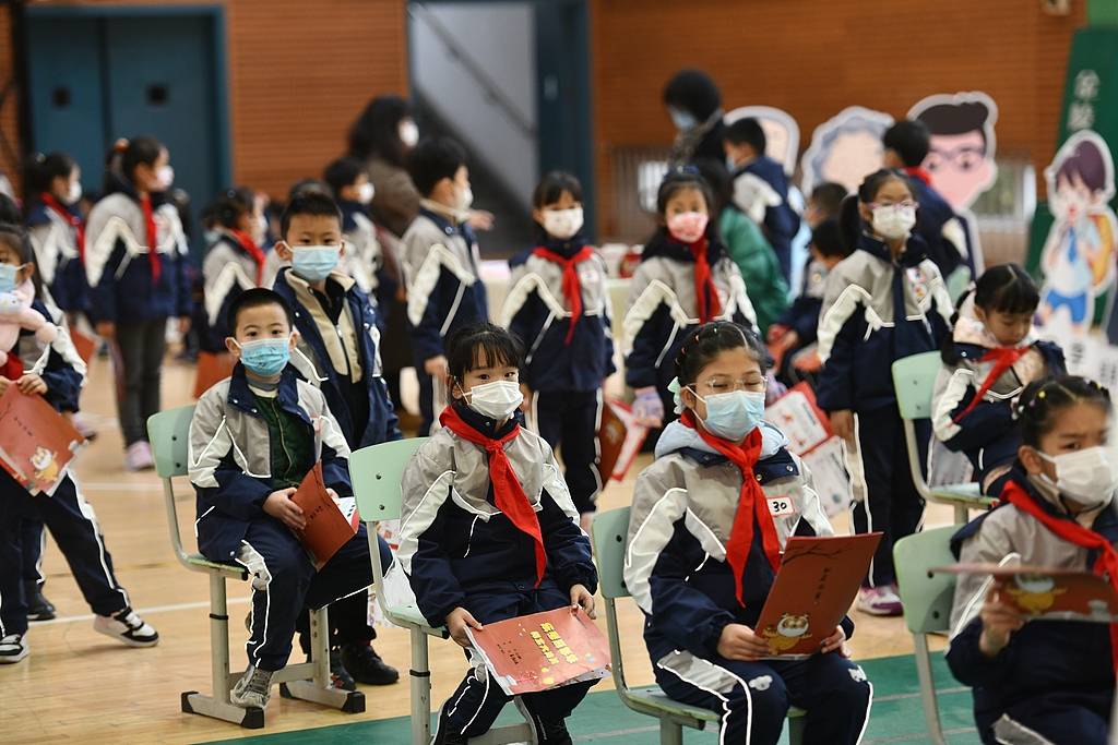 教育部嚴禁頻繁考試<strong></p>
<p>中航光電科技股份有限公司
</strong>，小學生快被“考考考”搞瘋了:中航光電科技股份有限公司

