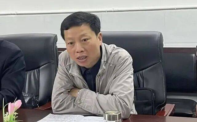 故意泄露國家秘密<strong></p>
<p>中航光電科技股份有限公司
</strong>，重慶公布劉海違紀違法詳情:中航光電科技股份有限公司
