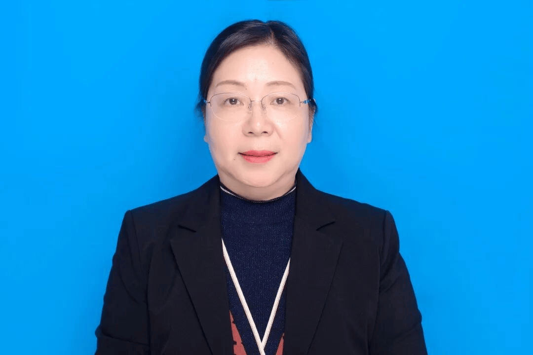 劉松梅<strong></p>
<p>中航光電科技股份有限公司
</strong>，主動投案:中航光電科技股份有限公司
