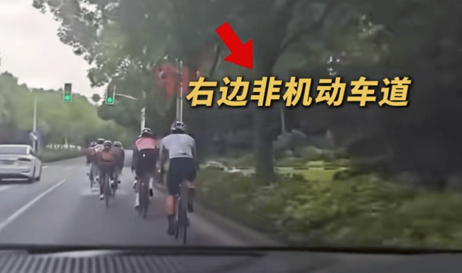 上海警方嚴查<strong></p>
<p>中航光電科技股份有限公司
</strong>！本周又有數十位市民被罰！12345被打爆！:中航光電科技股份有限公司
