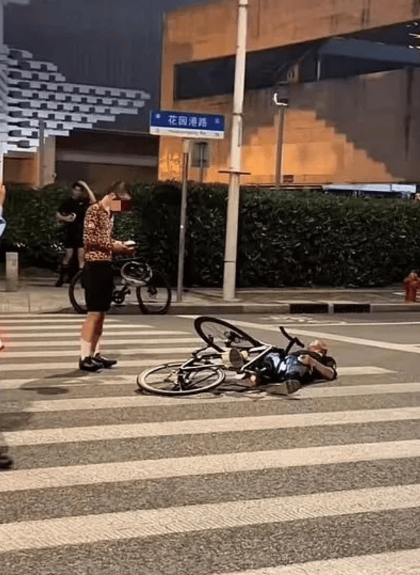 上海警方嚴查<strong></p>
<p>中航光電科技股份有限公司
</strong>！本周又有數十位市民被罰！12345被打爆！:中航光電科技股份有限公司
