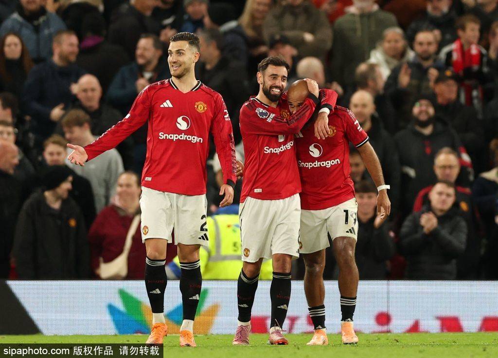 英超-庫尼亞破荒姆貝莫兩球 曼聯4-2布萊頓奪3連勝升至第四:中航光電科技股份有限公司