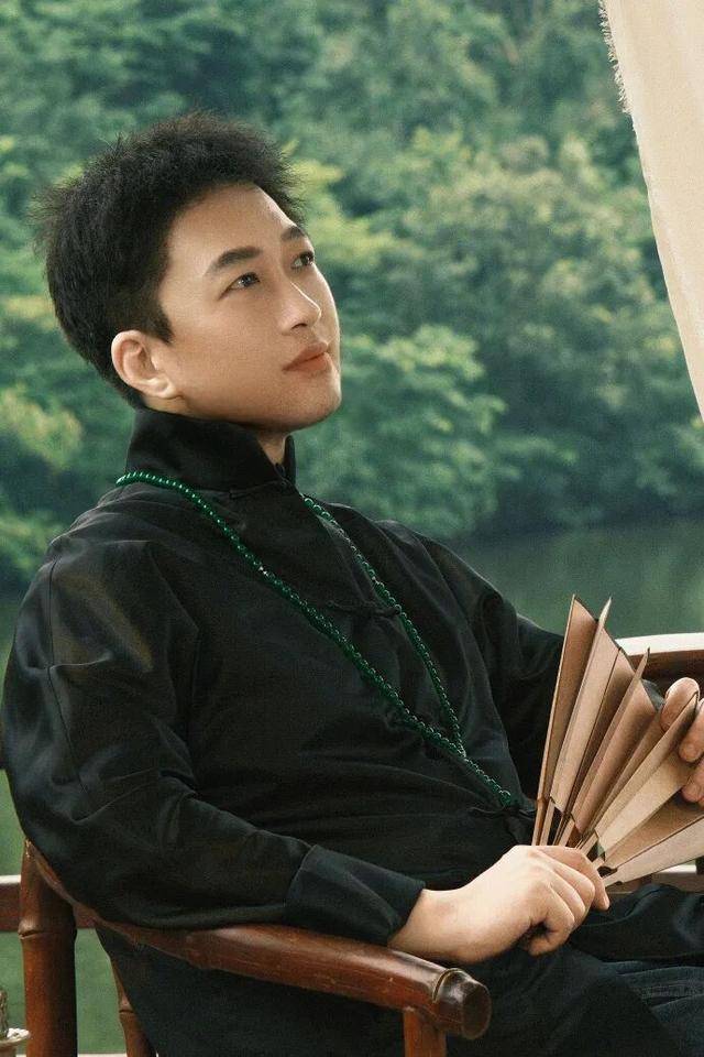 于正時隔20年再演戲:歲月絲毫沒有在<strong></p>
<p>中航光電科技股份有限公司
</strong>我臉上留下任何痕跡:中航光電科技股份有限公司