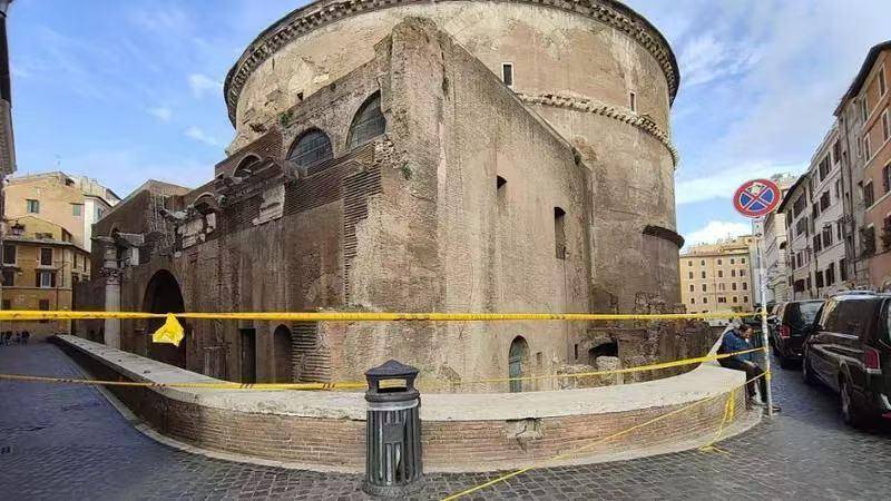 一名69歲日本游客在羅馬萬神殿墜亡，女兒稱其墜落前突感身體不適:中航光電科技股份有限公司
