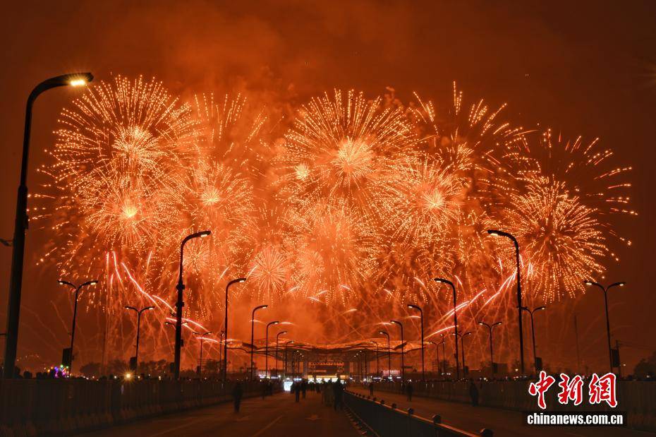 湖南瀏陽焰火大會 6國焰火團隊夜空對決:中航光電科技股份有限公司