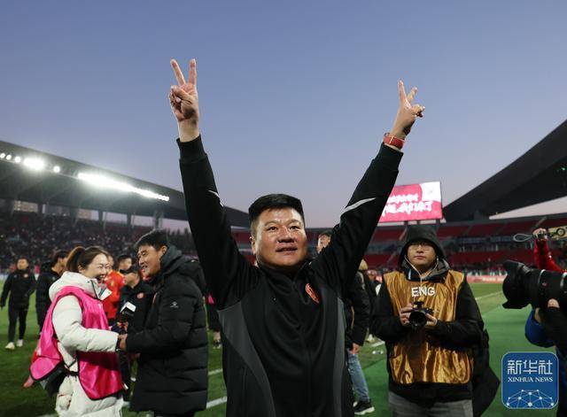 中甲:遼寧鐵人隊沖超成功:中航光電科技股份有限公司