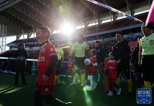 中甲:遼寧鐵人隊沖超成功:中航光電科技股份有限公司