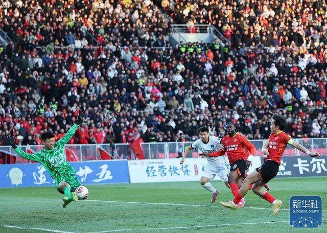 中甲:遼寧鐵人隊沖超成功:中航光電科技股份有限公司