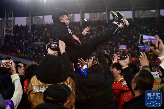 中甲:遼寧鐵人隊沖超成功:中航光電科技股份有限公司