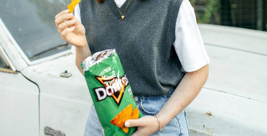 口袋里的零食被誤判為槍支，美國一高中生被警察命令下跪:中航光電科技股份有限公司
