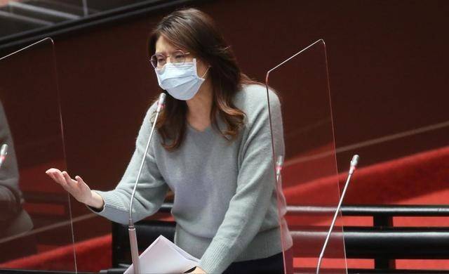 果然沒讓大陸失望！收到賀電不到24小時<strong></p>
<p>中航光電科技股份有限公司
</strong>，鄭麗文遞出三句話，主動發出訪陸訊號，兩岸同為中華民族:中航光電科技股份有限公司
