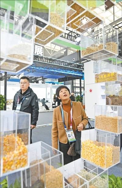 “賽展結合”展示農業新成果:中航光電科技股份有限公司
