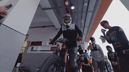 光明日報：學校樓道爆改成山地車賽道，不只是“大膽整活”:中航光電科技股份有限公司
