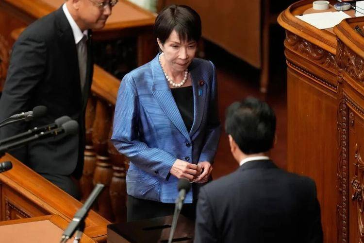遲遲等不到北京賀電后<strong></p>
<p>中航光電科技股份有限公司
</strong>，高市早苗公開道歉，日本社會面臨巨大難題，特朗普將上門要賬，釋放信號強烈:中航光電科技股份有限公司
