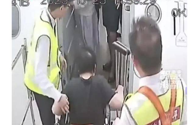 鄭智化與深圳機場風波的三重反思丨中聽:中航光電科技股份有限公司