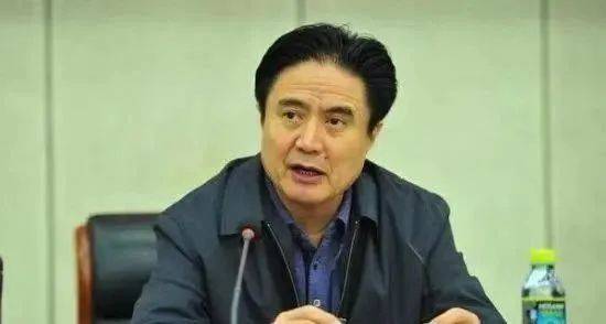 中央批準<strong></p>
<p>中航光電科技股份有限公司
</strong>，開除蔣超良、陸文俊、張建華黨籍:中航光電科技股份有限公司
