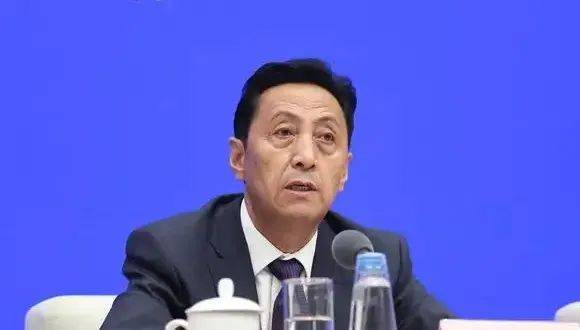 中央批準<strong></p>
<p>中航光電科技股份有限公司
</strong>，開除蔣超良、陸文俊、張建華黨籍:中航光電科技股份有限公司
