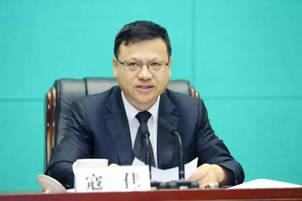 中央批準<strong></p>
<p>中航光電科技股份有限公司
</strong>，開除蔣超良、陸文俊、張建華黨籍:中航光電科技股份有限公司
