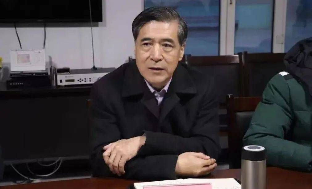 中央批準<strong></p>
<p>中航光電科技股份有限公司
</strong>，開除蔣超良、陸文俊、張建華黨籍:中航光電科技股份有限公司
